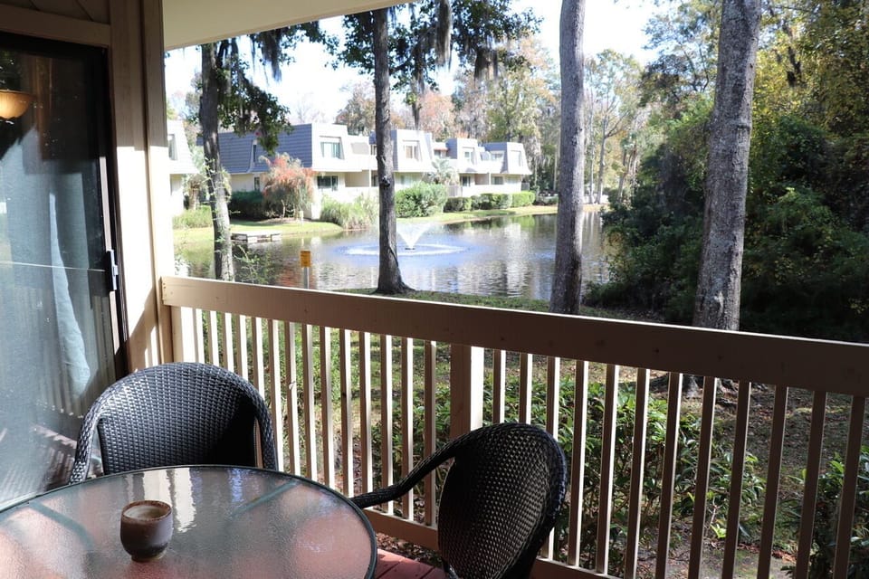 A quiet private villa, a superb island location, luxurious accommodations.
