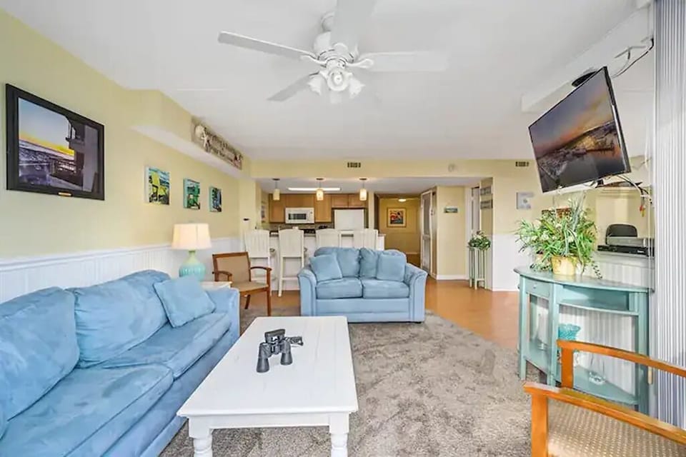 Living Area (3)