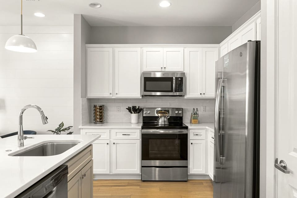 New stainless-steel appliances for enjoying the best meals while on vacation.