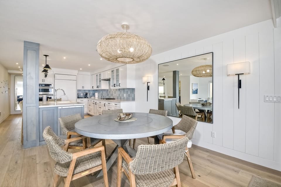 Open concept kitchen and dining room.