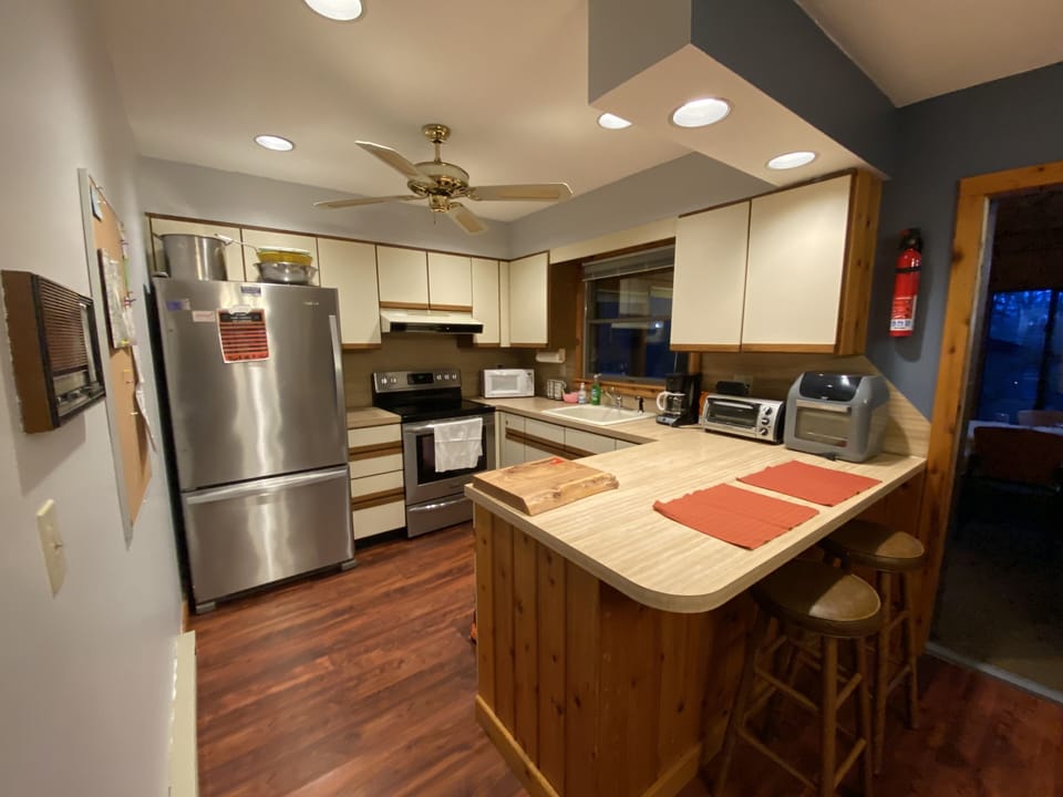 Fully stocked kitchen!