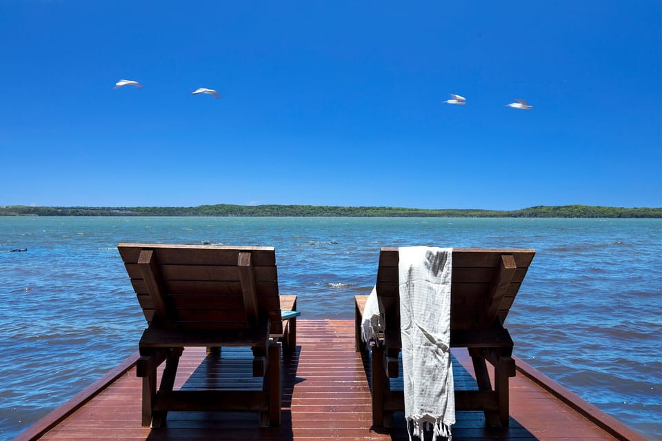 Gooloowaa - lakeside deck