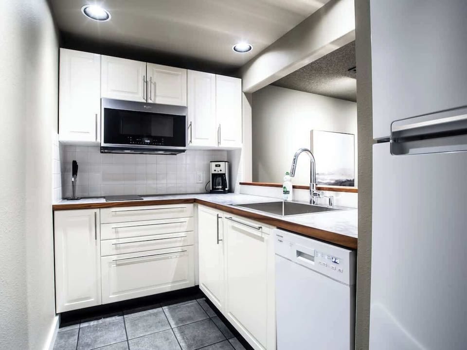 Custom Full Stocked Kitchen