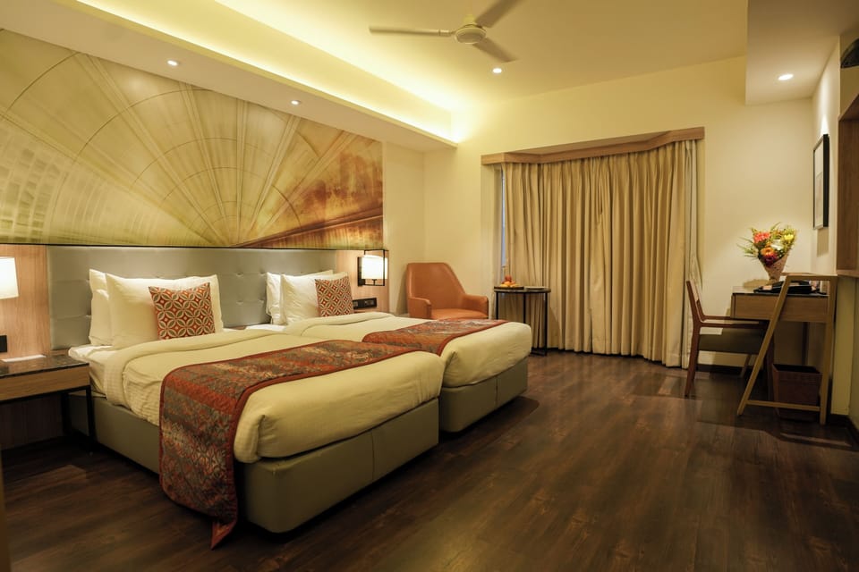 Deluxe Double Room | Hypo-allergenic bedding, minibar, in-room safe, desk