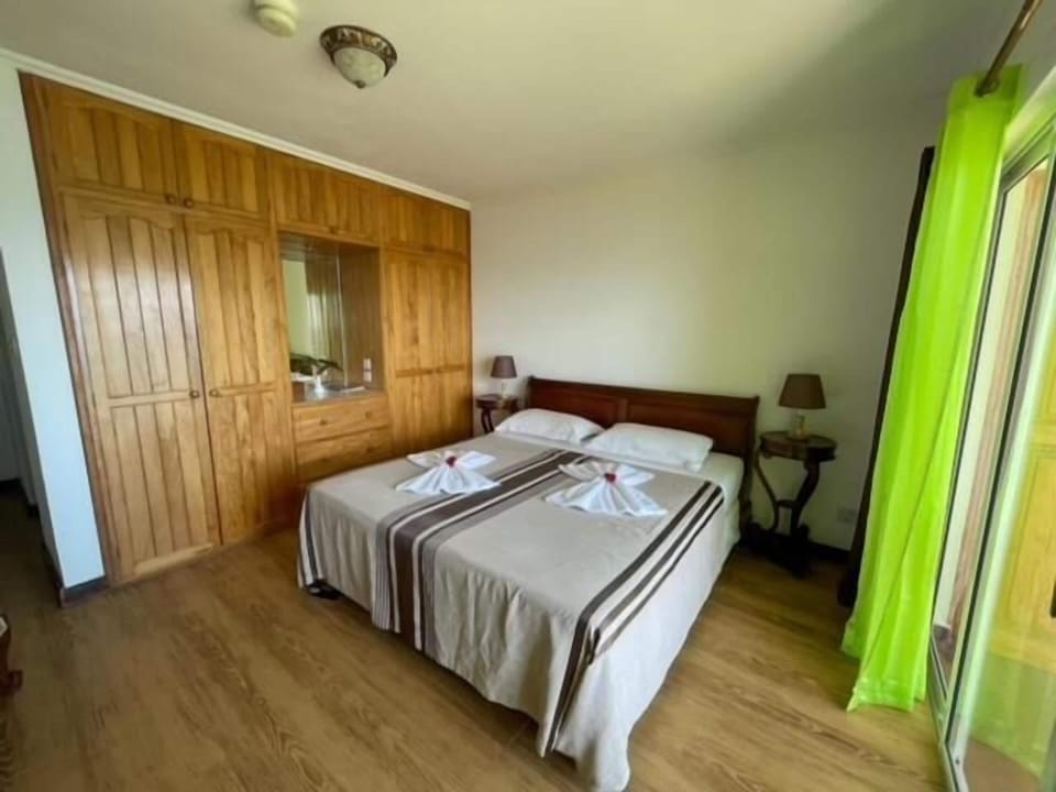 Premium bedding, down comforters, in-room safe