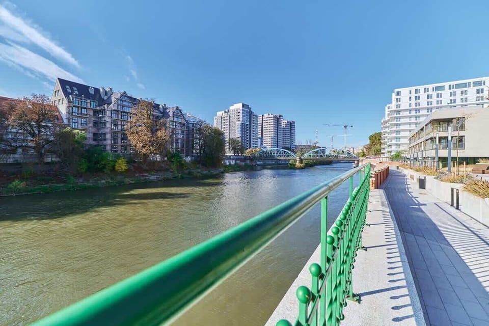 The property provides easy access to the city's attractions.