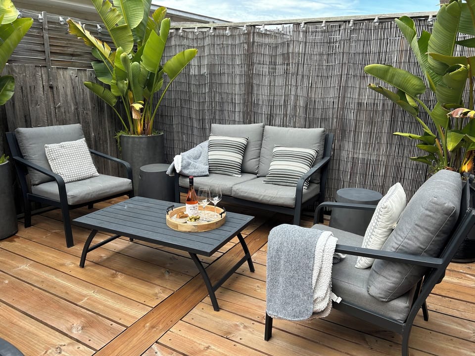 Enjoy the fully fenced courtyard