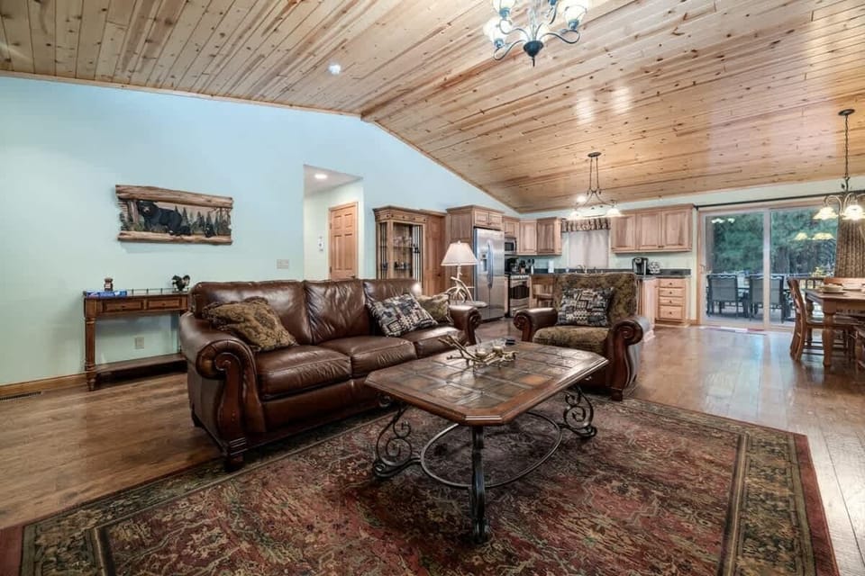 Nice comfortable furnishings. High ceilings. Open floor plan.