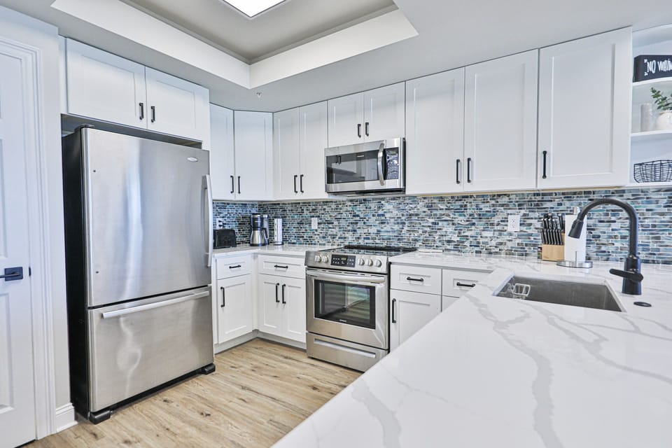 New renovations throughout including countertops!