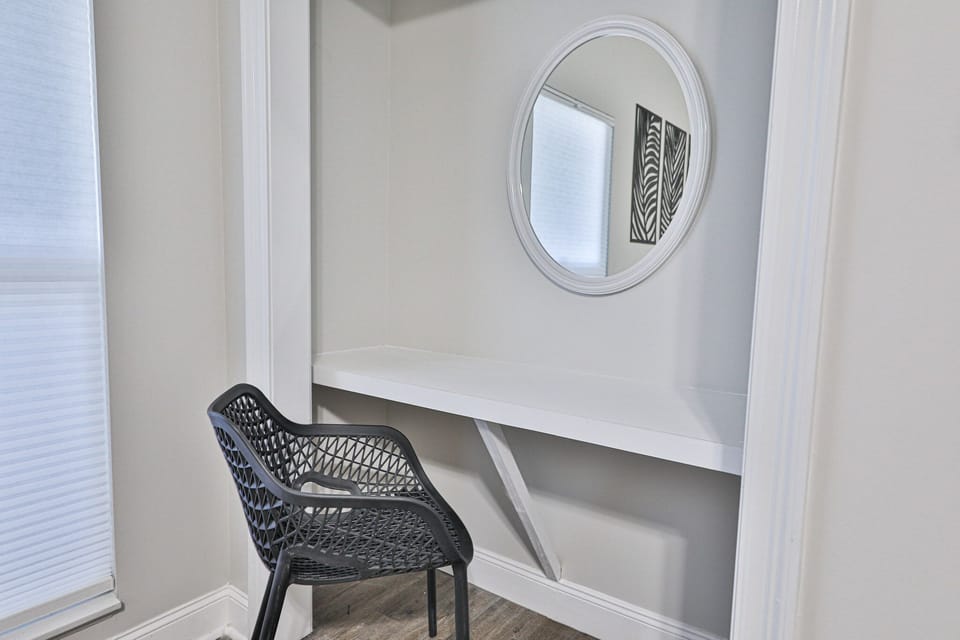 2nd bedroom.