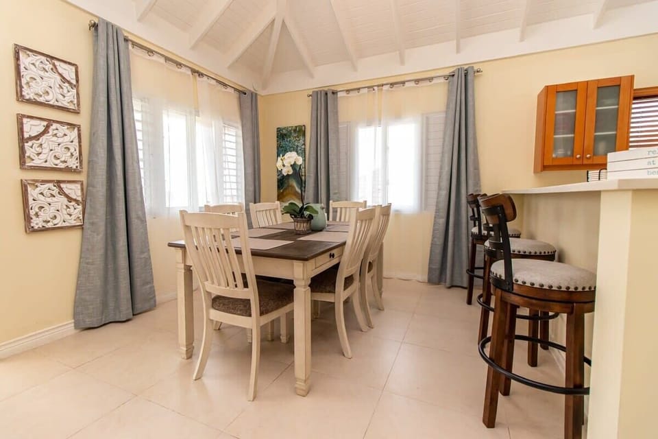 Comfortable Dining Room