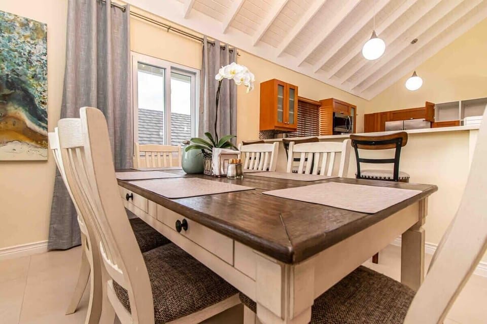 Comfortable Dining Room