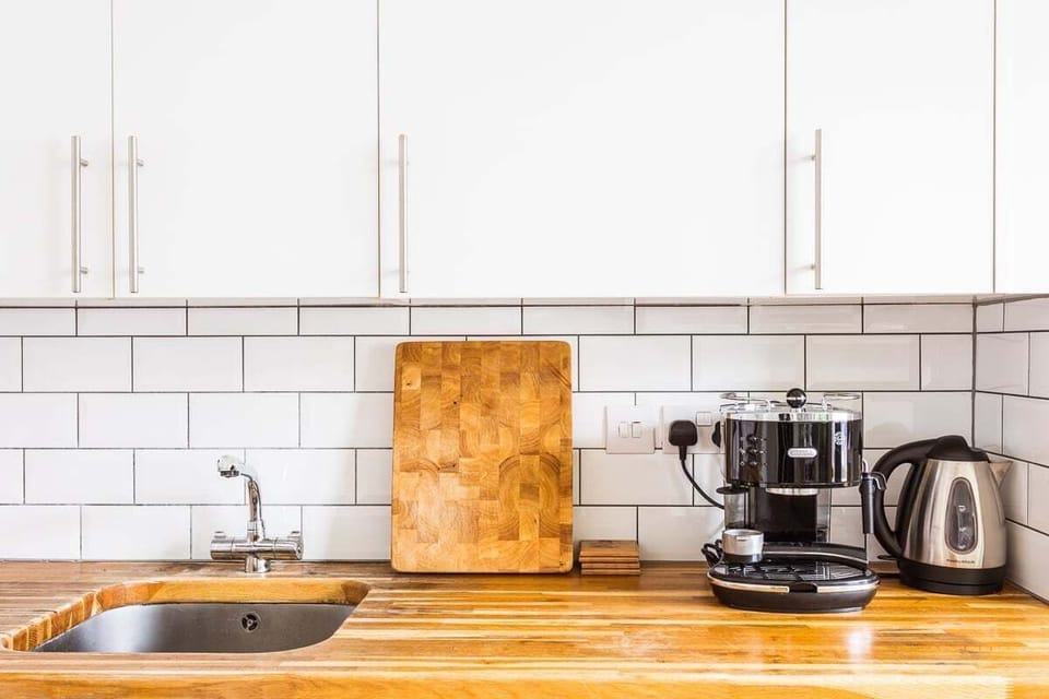 Apartment | Private kitchen | Dining table