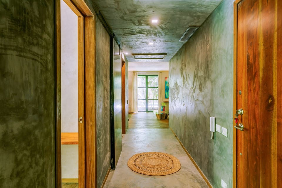 Senior Apartment | Bathroom | Shampoo