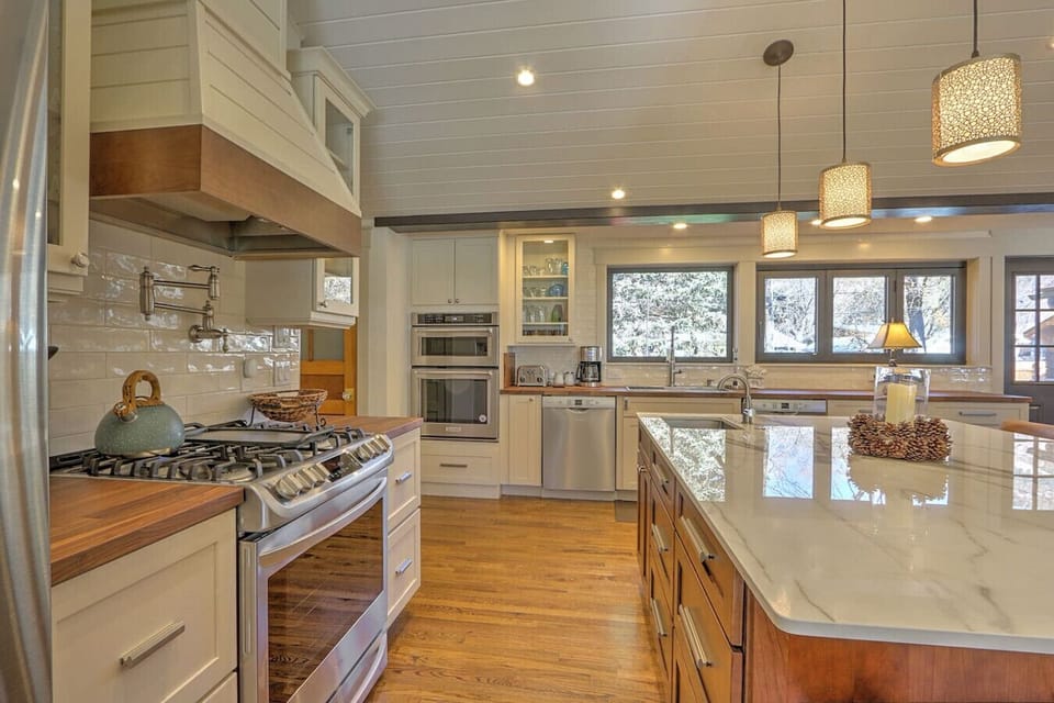 Well-equipped chef’s kitchen