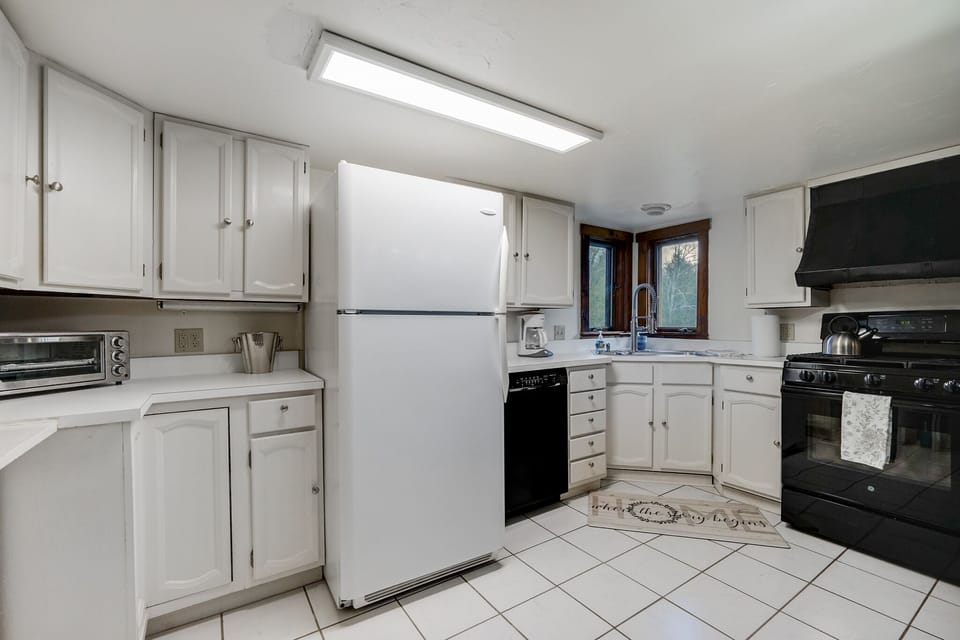 Room, Indoors, Refrigerator, Flooring, Kitchen