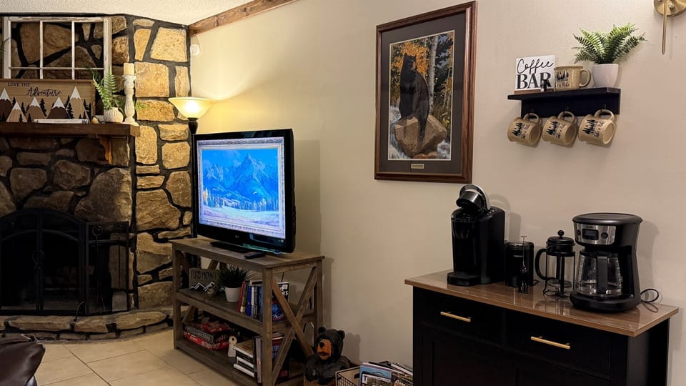 Open the coffee bar and choose a K-Pod, add some cream or sweetener to your desire and then you can enjoy the cup on the balcony or with your morning favorites on the TV.  Great way to start your day - without going to the coffee shop!