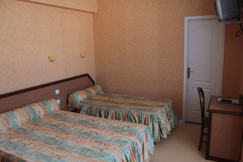 Triple Room | Rollaway beds, free WiFi