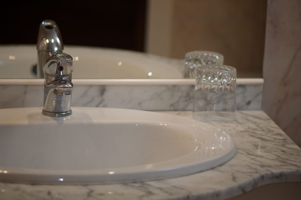 Double Room | Bathroom sink