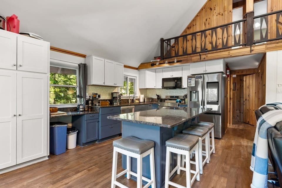 fully functional kitchen with everything you need!