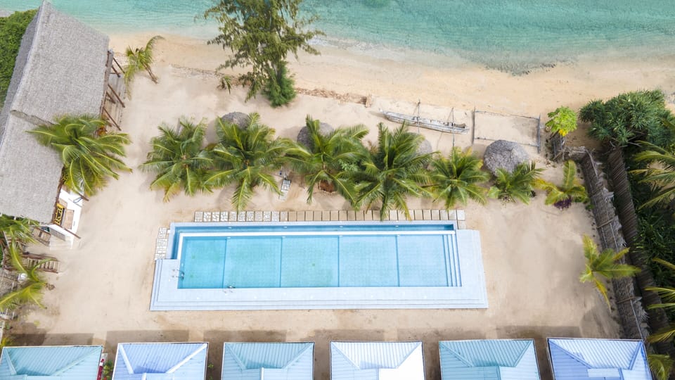Oceanview Penthouse Suite Beachfront and Pool View