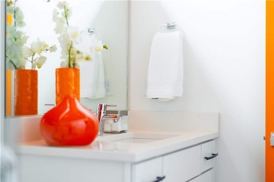 Lower floor bathroom