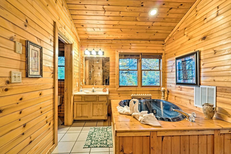 Full Bathroom | Loft