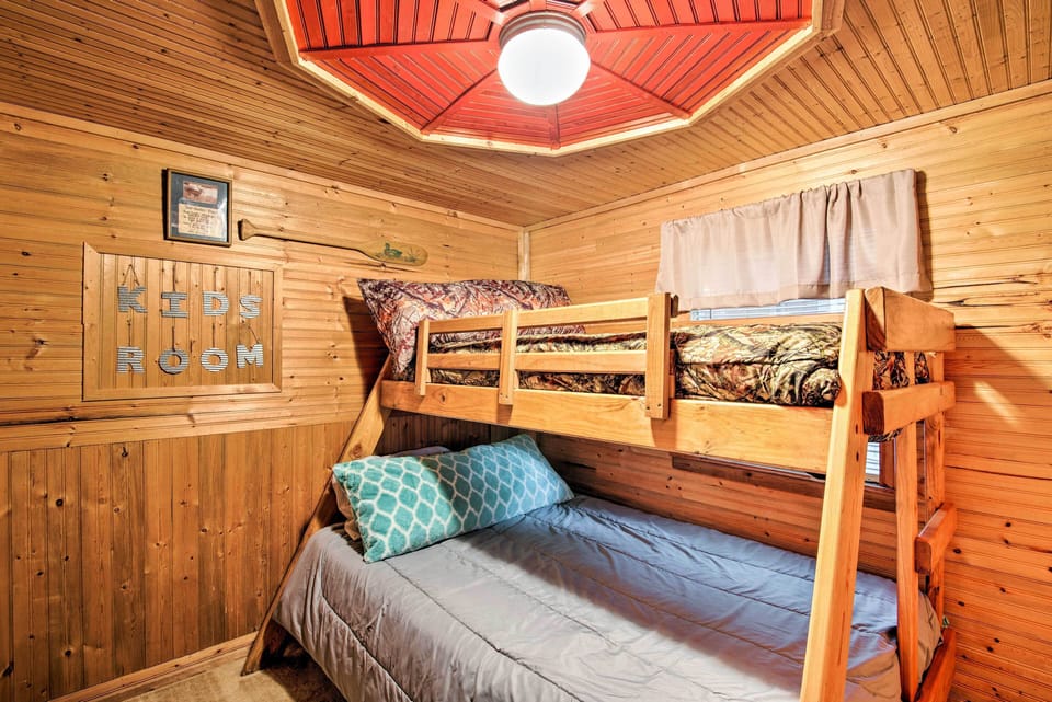 Bedroom 5 | Twin/Full Bunk Bed w/ Twin Trundle