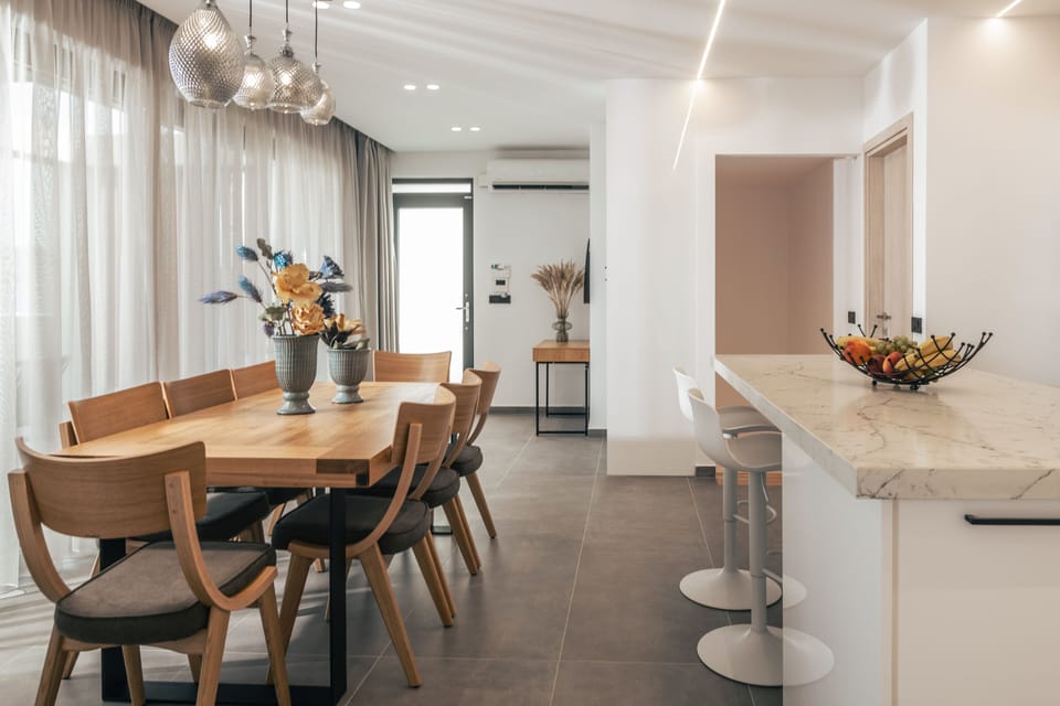 The welcoming kitchen design.