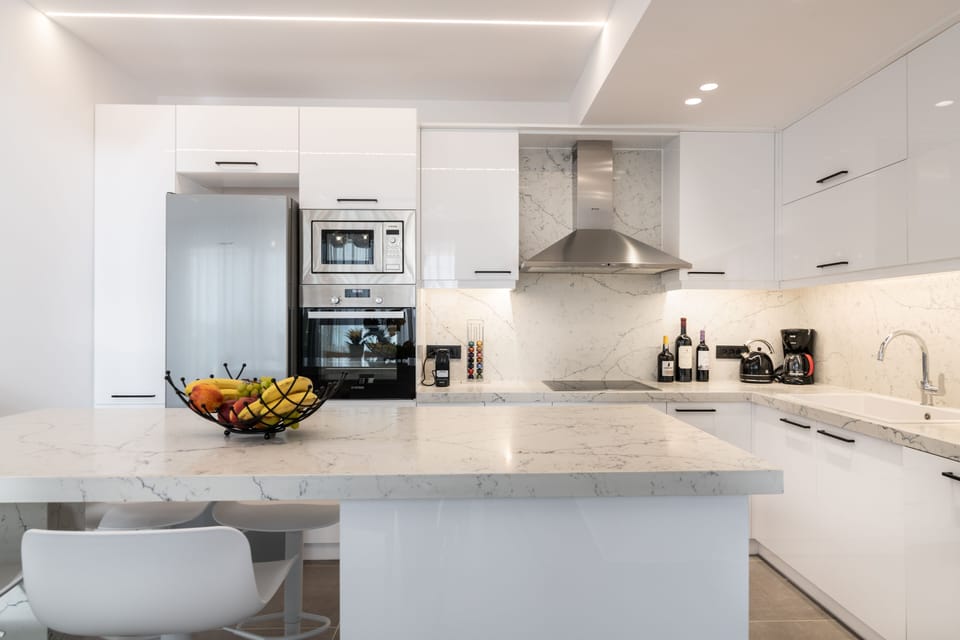 A fully equipped kitchen with Premium appliances, for culinary creations.