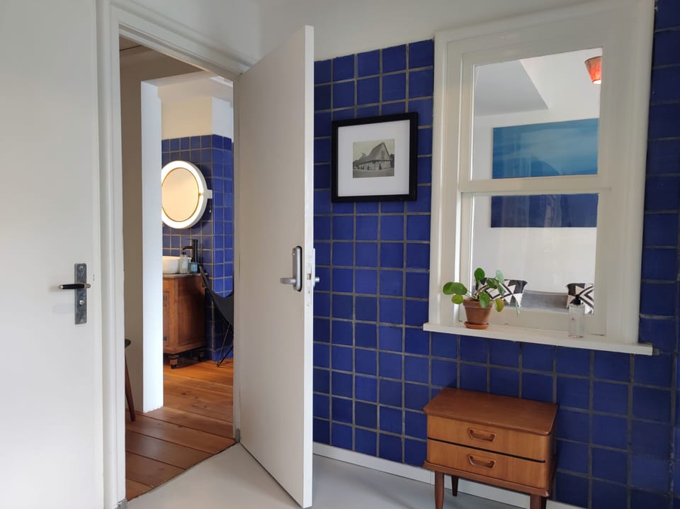 Entrance bedroom 2