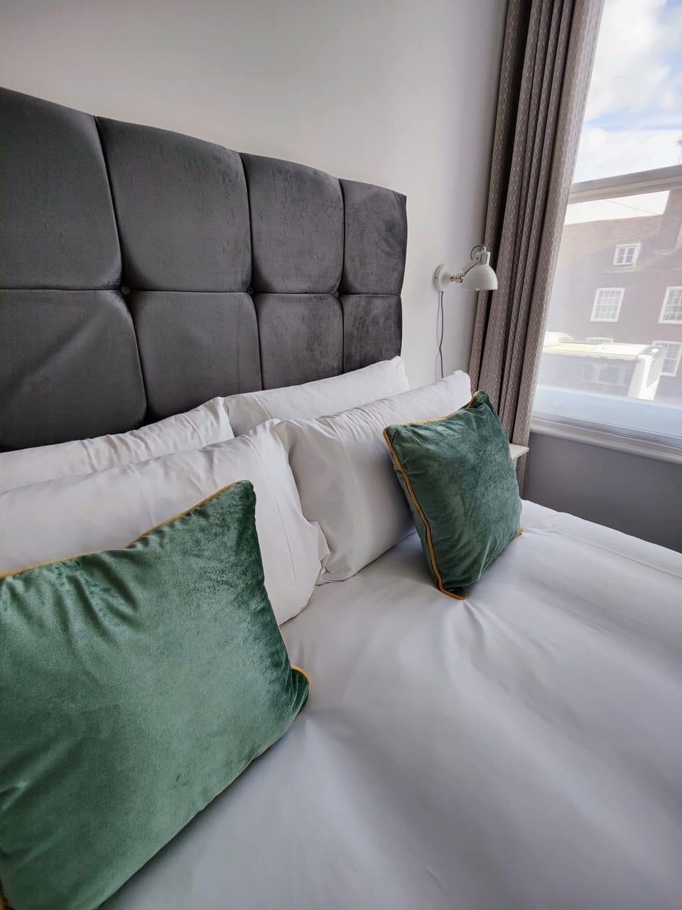 Deluxe Double Room, 1 King Bed (1st Floor) | Minibar, individually decorated, individually furnished, blackout drapes