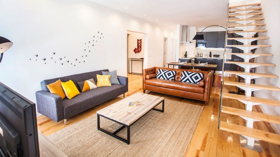 Imagine yourself here relaxing with good conversation and a glass of wine #airbnb #airbnblisbon #portugal #pt #lisbon #decoration #lovely #apartment #livingarea #relax