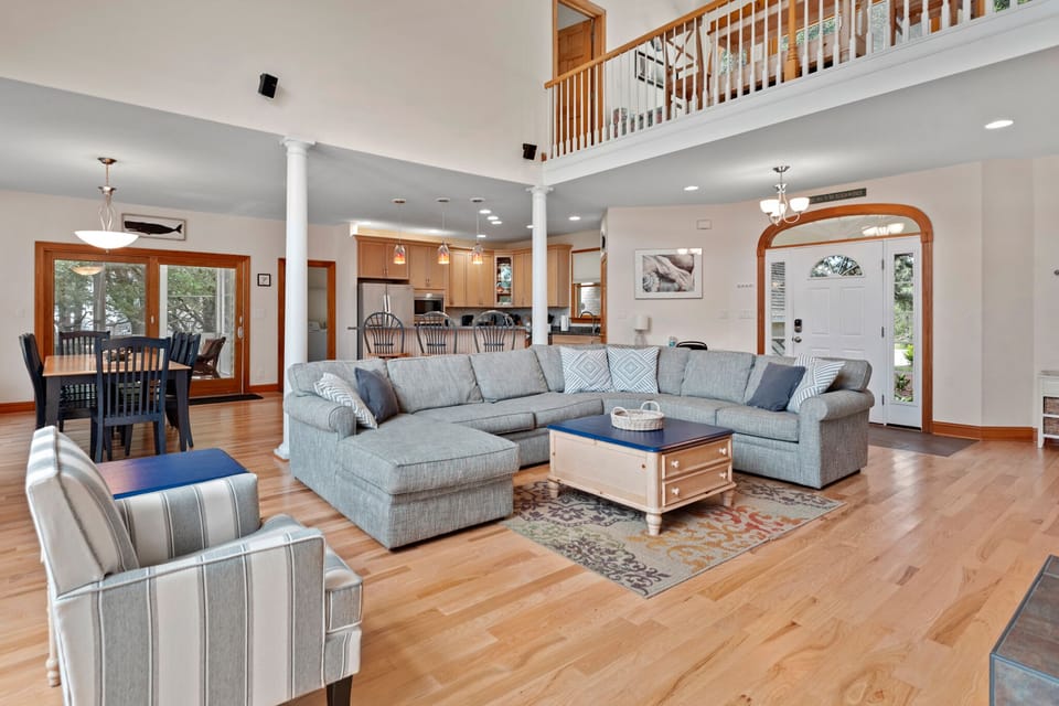 CC051: Good Vibrations | Bottom Level Living Area