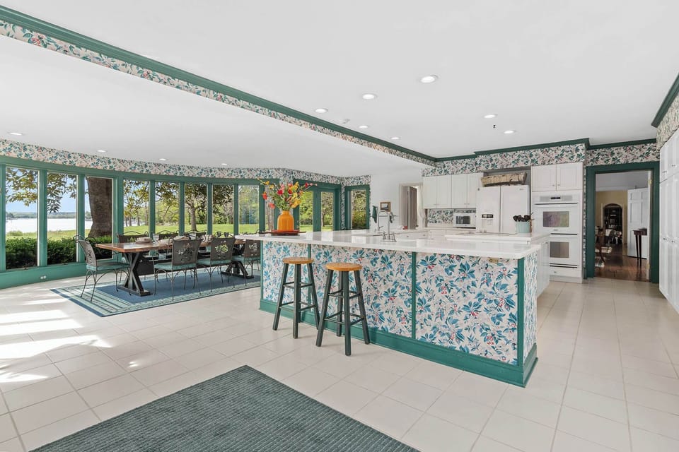  Start your mornings overlooking Island Creek