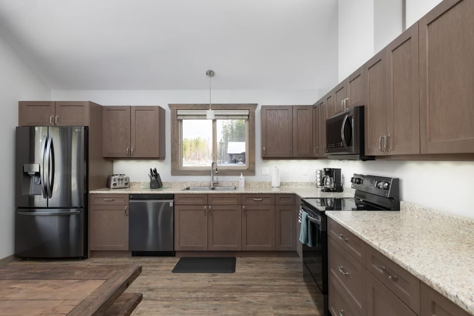Antler Ridge Cabin Rental - Pet Friendly! (1355)