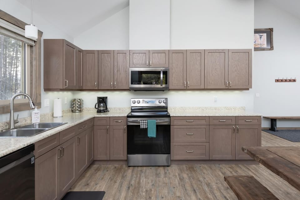 Antler Ridge Cabin Rental - Pet Friendly! (1352)