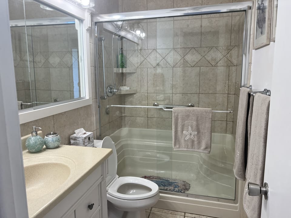 Full sized bathroom. 