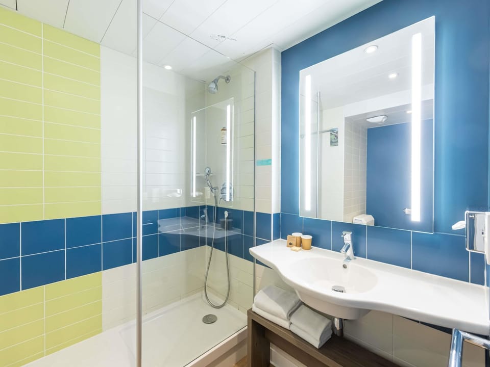 Privilege, Superior Room, 1 Double Bed | Premium bedding, minibar, in-room safe, desk