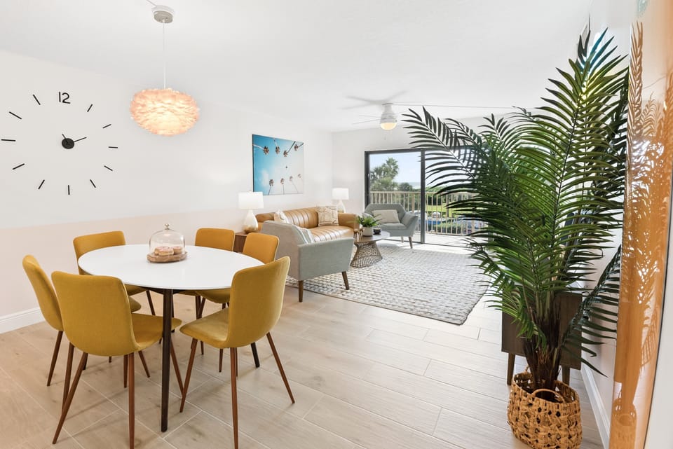 Bright and contemporary dining table (seats six) and living area