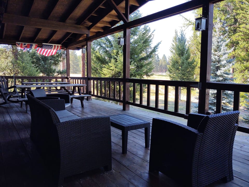 Covered back deck at Katie Kabin.