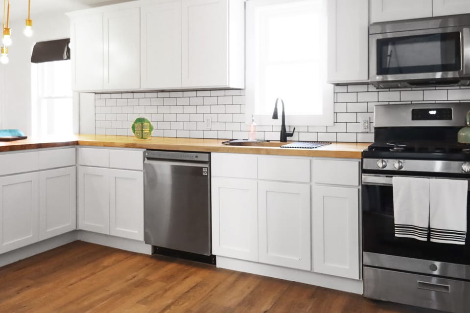 Plenty of counter top space. 