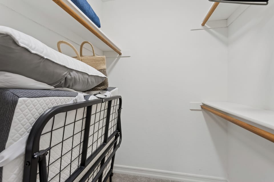 Bedroom 4: One bunk bed (top single, bottom full) + Rollaway bed