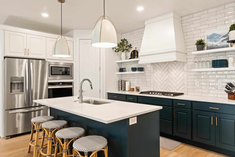 Townhome, 4 Bedrooms | Private kitchen | Fridge, oven, coffee/tea maker, electric kettle