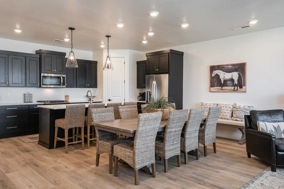 Townhome, 4 Bedrooms | Private kitchen | Fridge, oven, coffee/tea maker, electric kettle