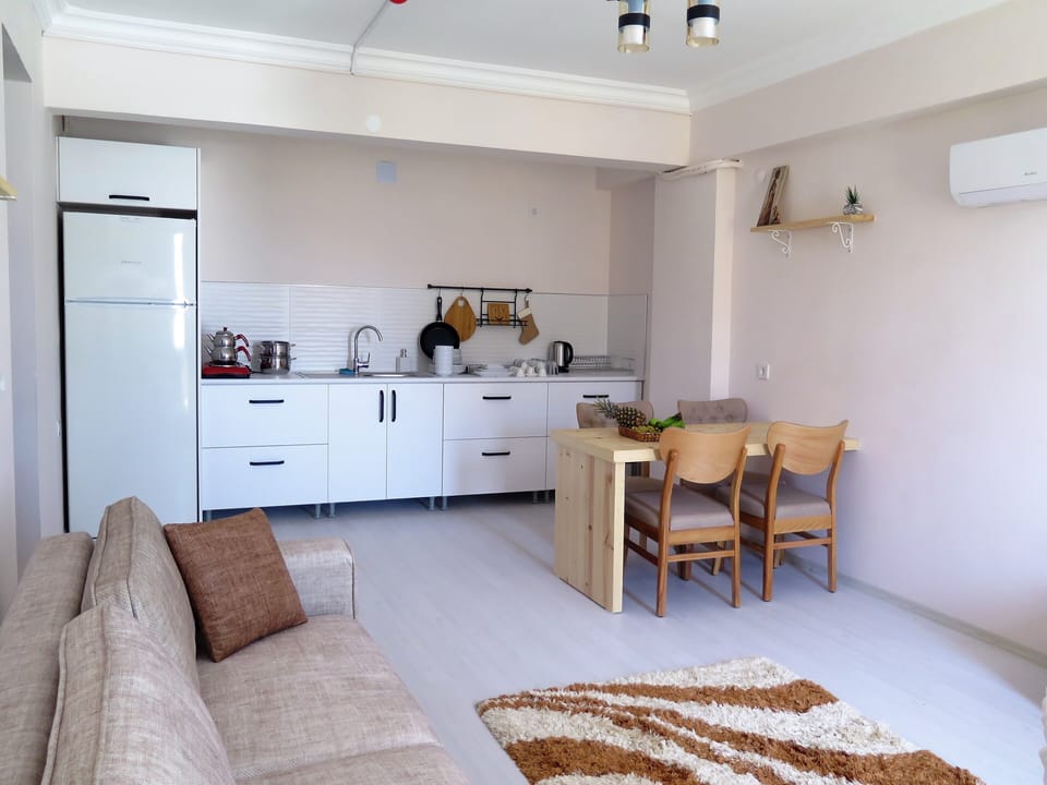 Suite, 2 Bedrooms | Private kitchen