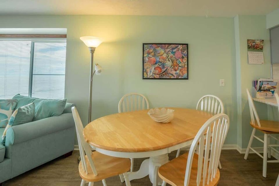 Dining Room Table With Seating For Four