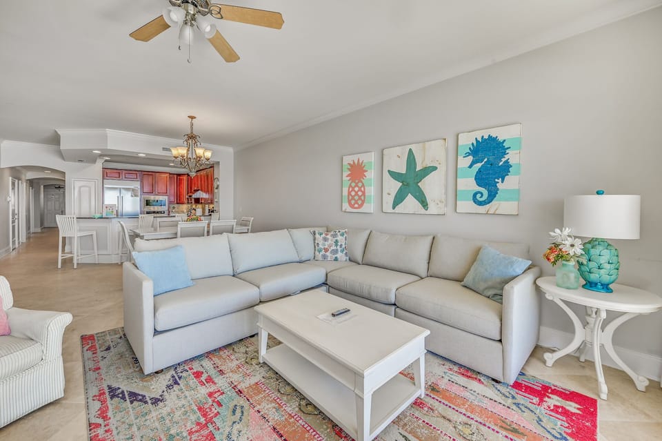 Sectional with plenty of seating for the whole family!