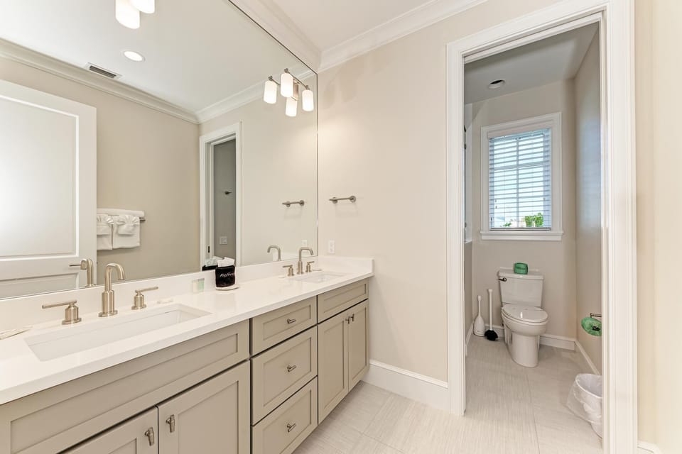 Buena Vista 4 Bathroom