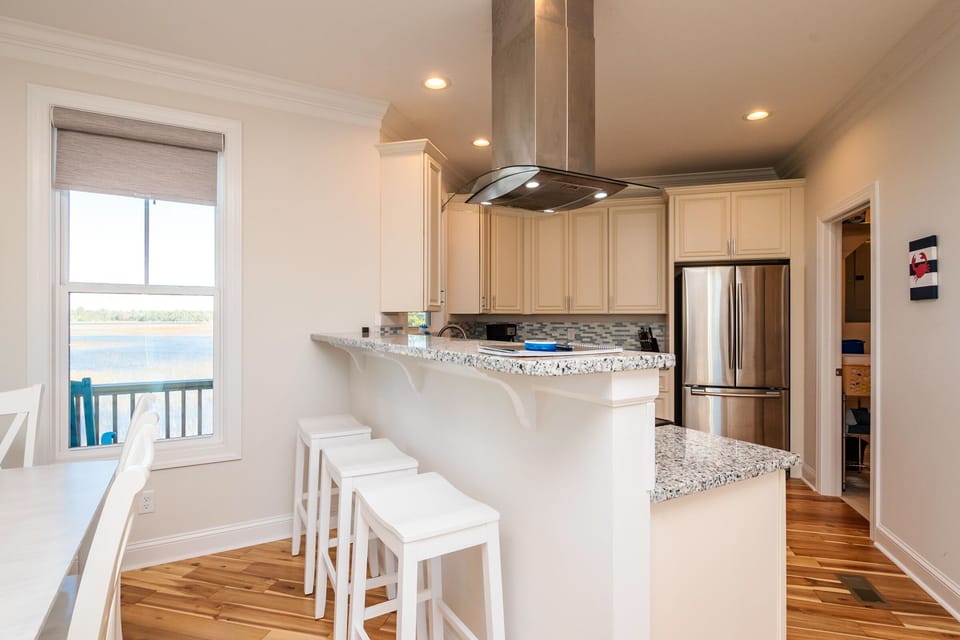 Kitchen Bar Stools - 1st Level Northeast